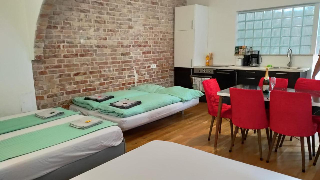 Cozynite Premium Apartment Stadthalle Виена Екстериор снимка